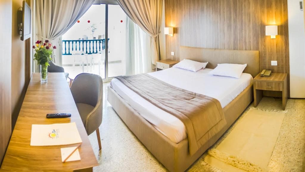 Le Soleil Bella Vista ( pour couples et familles seulement )